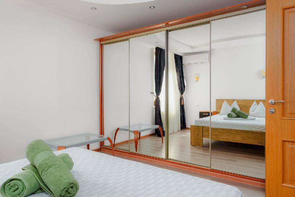 Heart Of Downtown 3 Rooms Apartment Self Check In Bukarest Exterior foto