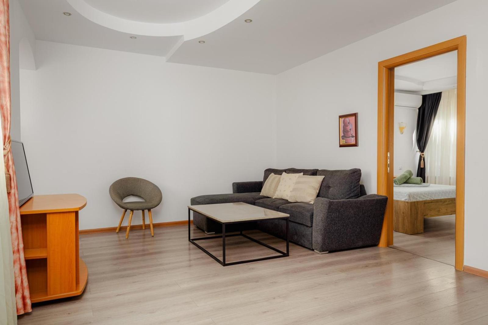 Heart Of Downtown 3 Rooms Apartment Self Check In Bukarest Exterior foto