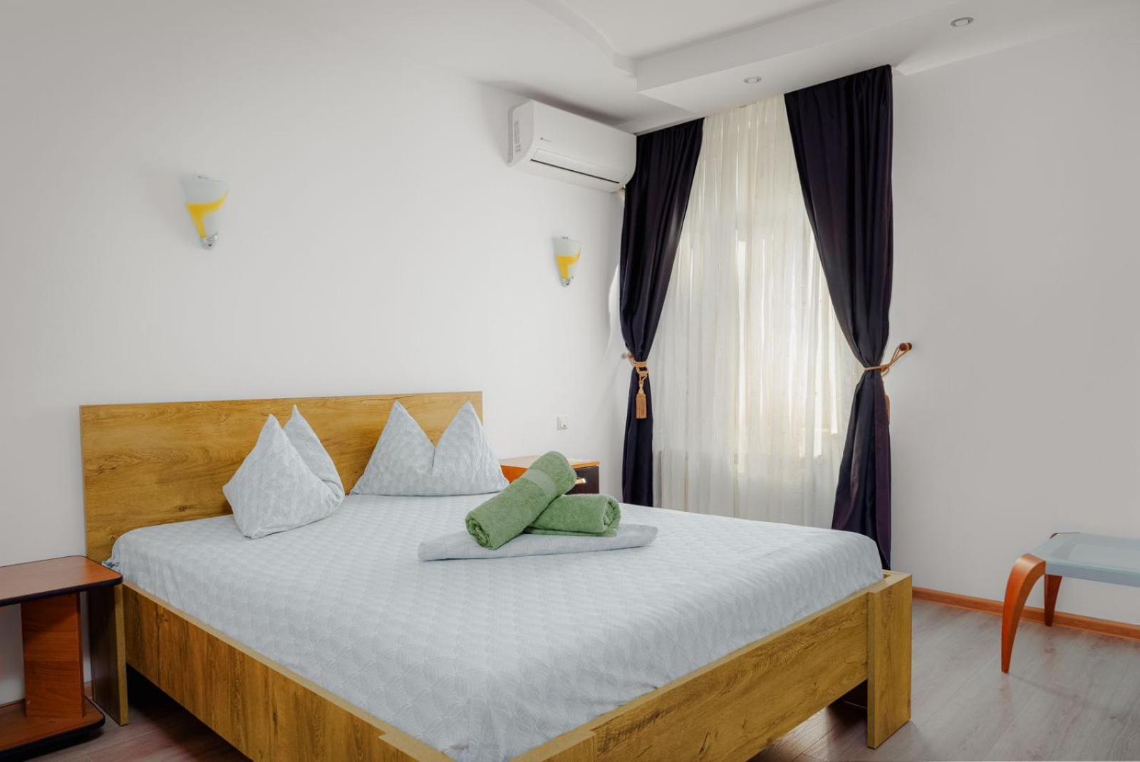 Heart Of Downtown 3 Rooms Apartment Self Check In Bukarest Exterior foto