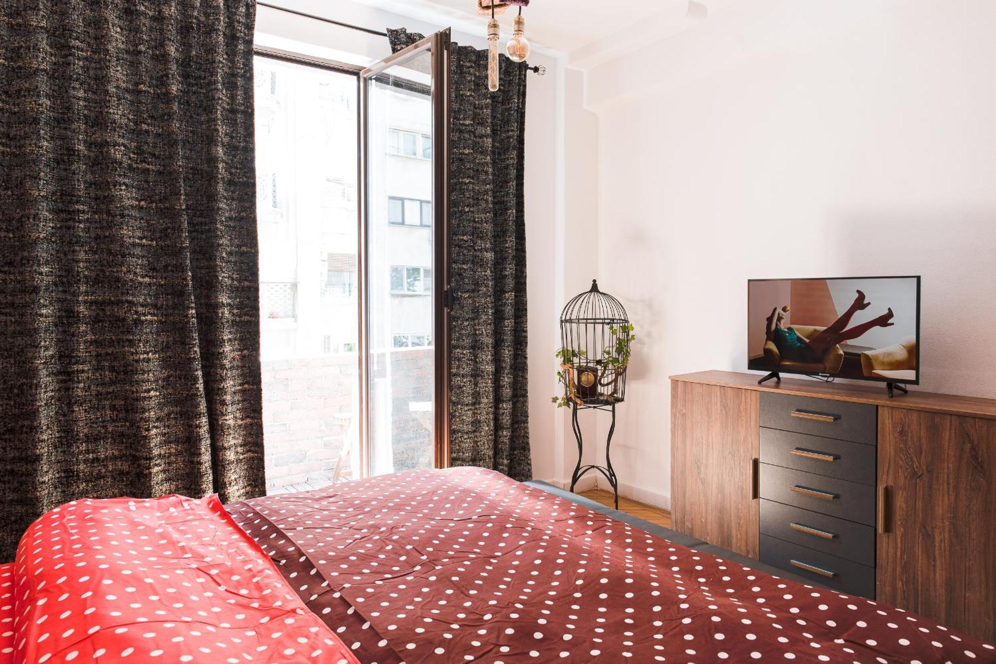 Heart Of Downtown 3 Rooms Apartment Self Check In Bukarest Exterior foto